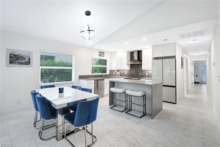 596 105th Ave N, Naples, Florida 34108
