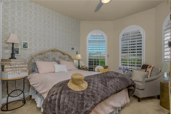 1st Guest Bedroom (Gueen
