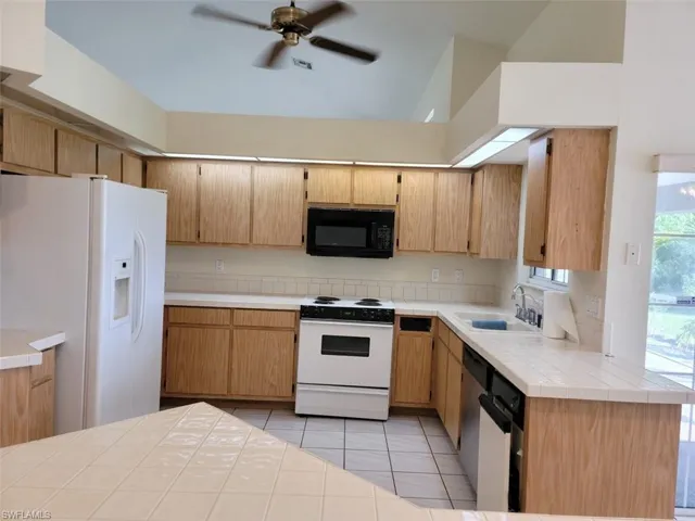 697 Creuset AVE S, LEHIGH ACRES FL 33974