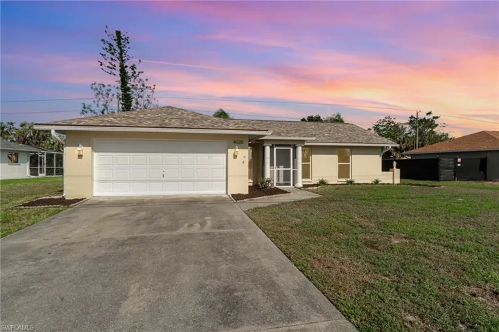 4028  Country Club  BLVD, Cape Coral, FL 33904
