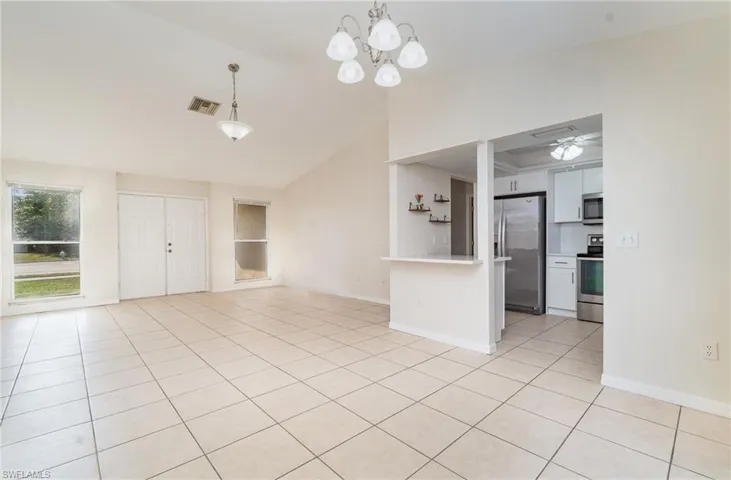 4028  Country Club  BLVD, Cape Coral, FL 33904