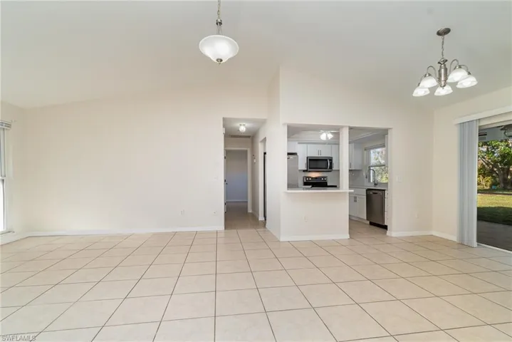 4028  Country Club  BLVD, Cape Coral, FL 33904