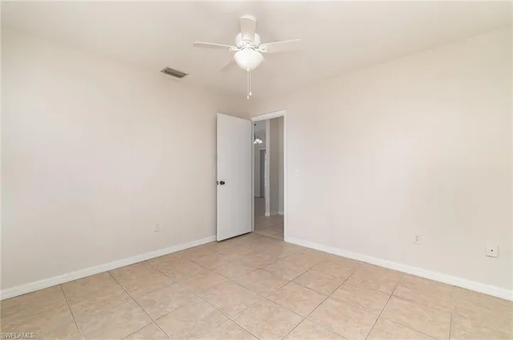 4028  Country Club  BLVD, Cape Coral, FL 33904