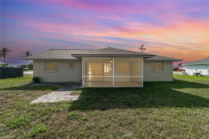 4028  Country Club  BLVD, Cape Coral, FL 33904