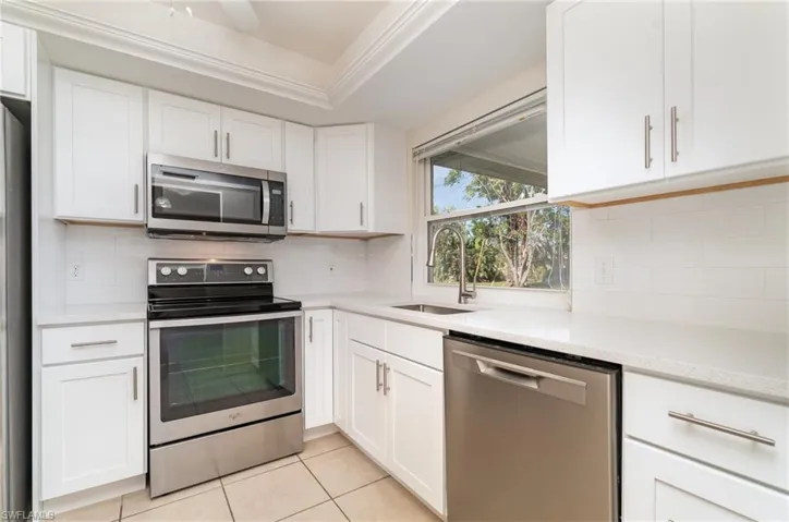 4028  Country Club  BLVD, Cape Coral, FL 33904