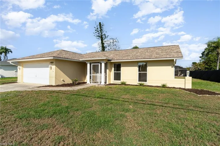 4028  Country Club  BLVD, Cape Coral, FL 33904