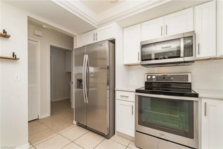 4028  Country Club  BLVD, Cape Coral, FL 33904