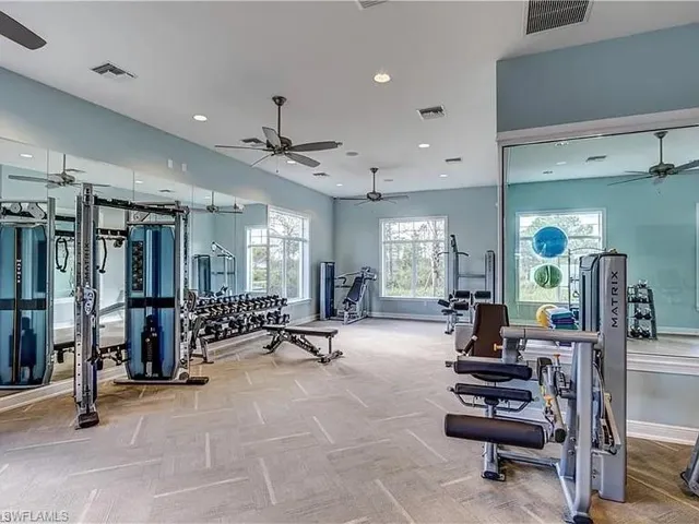 2739  Merida  LN, Cape Coral, FL 33909