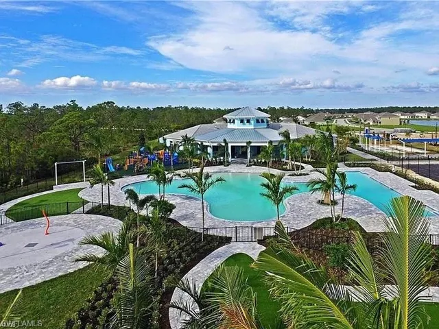 2739  Merida  LN, Cape Coral, FL 33909