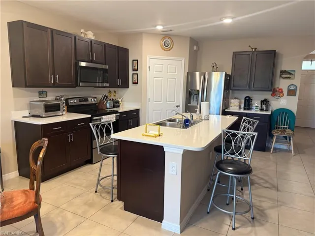 2739  Merida  LN, Cape Coral, FL 33909