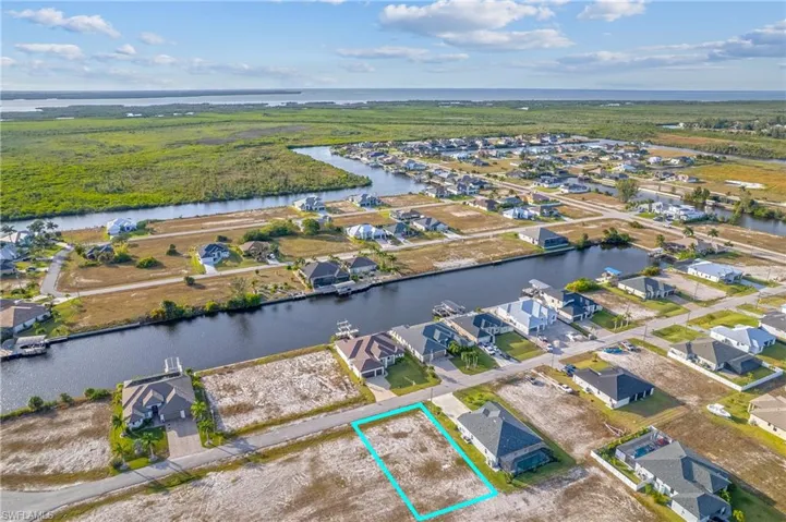 1435 Nw 40th Pl, Cape Coral, Florida 33993