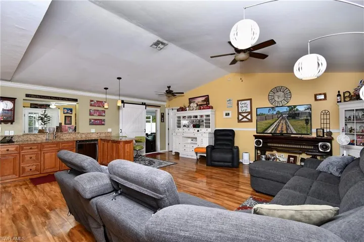 919 Maple AVE N, LEHIGH ACRES FL 33972