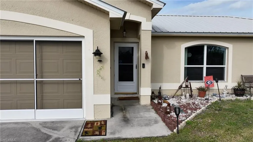 919 Maple AVE N, LEHIGH ACRES FL 33972