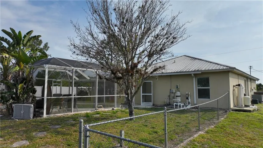 919 Maple AVE N, LEHIGH ACRES FL 33972