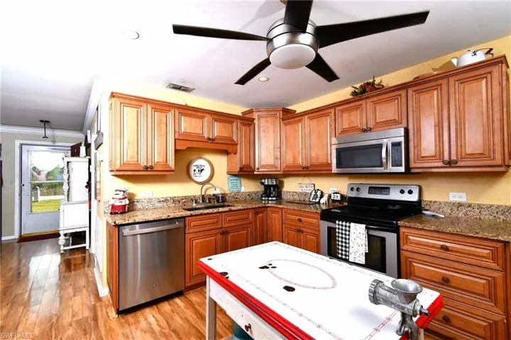919 Maple AVE N, LEHIGH ACRES FL 33972