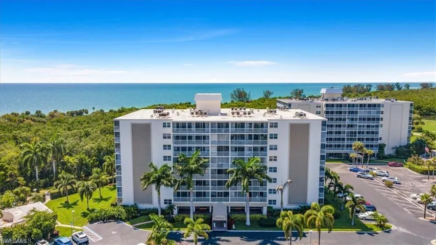 3 Bluebill Ave # 207, Naples, Florida 34108