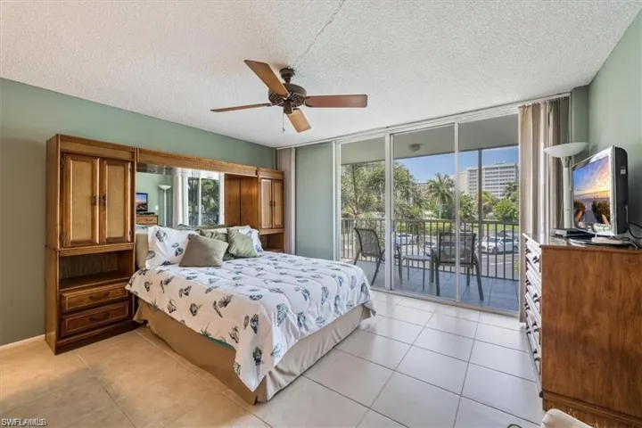 3 Bluebill Ave # 207, Naples, Florida 34108