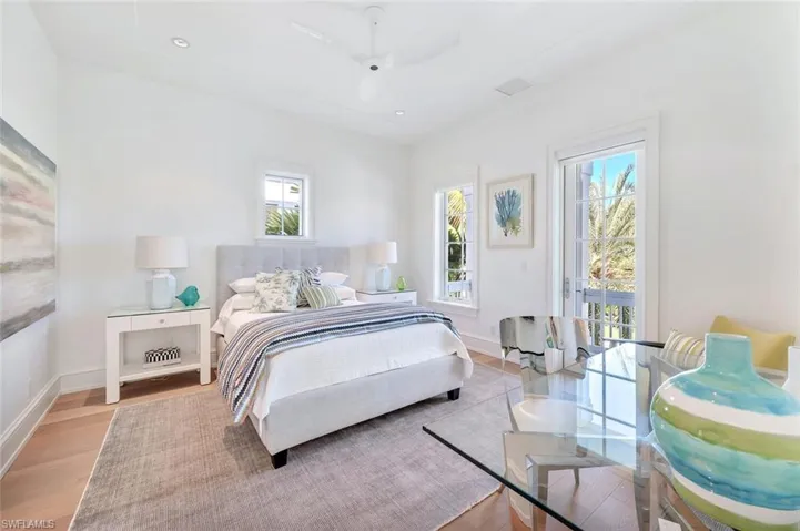 Queen Bed