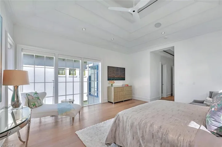 Primary Bedroom/King Bed