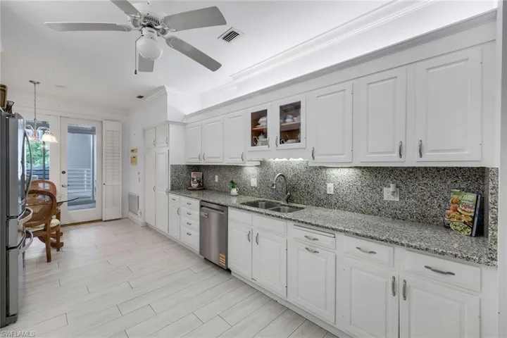 828 Hideaway Cir E 423, Marco Island, Florida 34145
