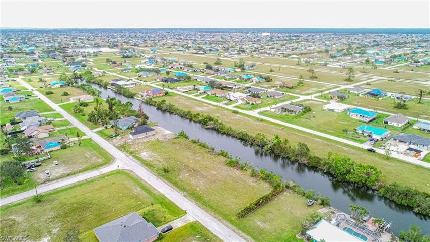 425 NW 14th ST, CAPE CORAL FL 33993