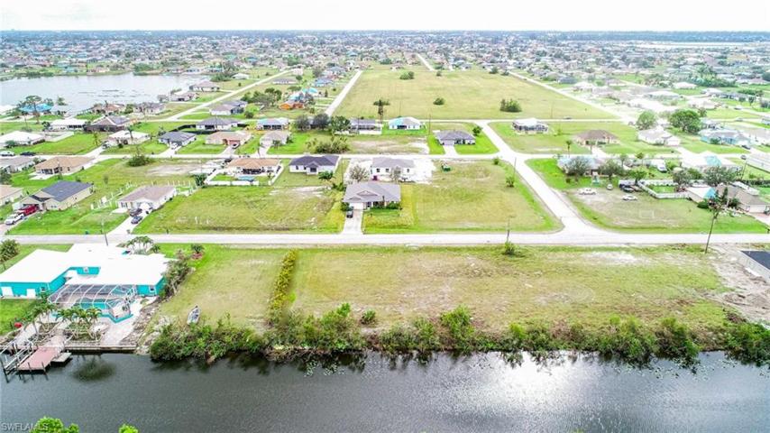 425 NW 14th ST, CAPE CORAL FL 33993