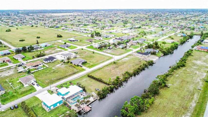 425 NW 14th ST, CAPE CORAL FL 33993