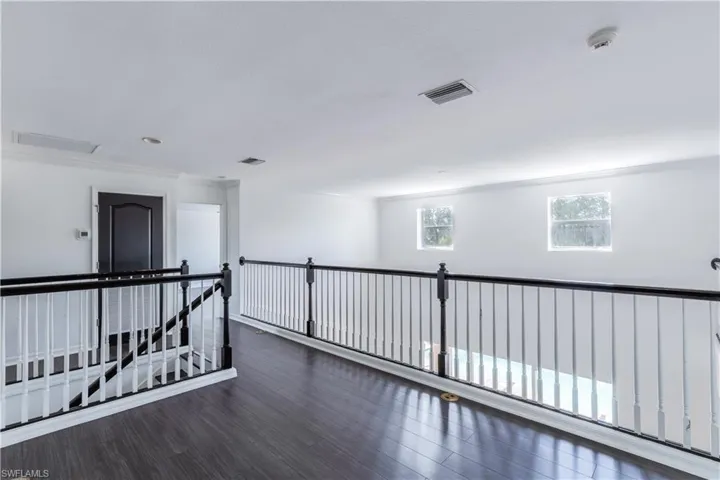 Small 2nd Loft Area Upstairs View