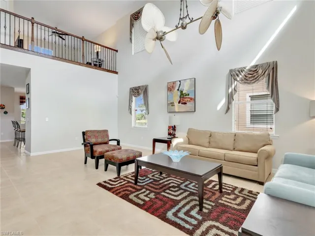 1529  Birdie  DR, Naples, FL 34120