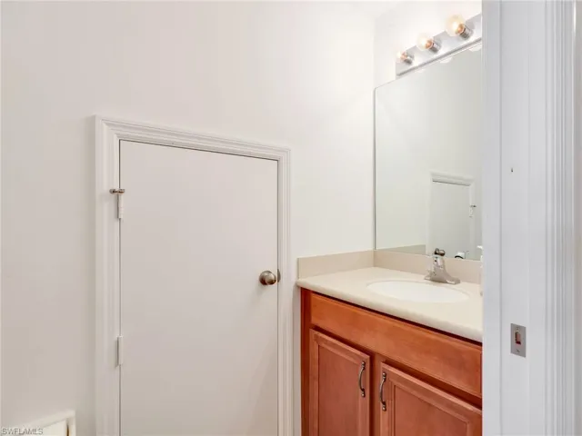 1529  Birdie  DR, Naples, FL 34120