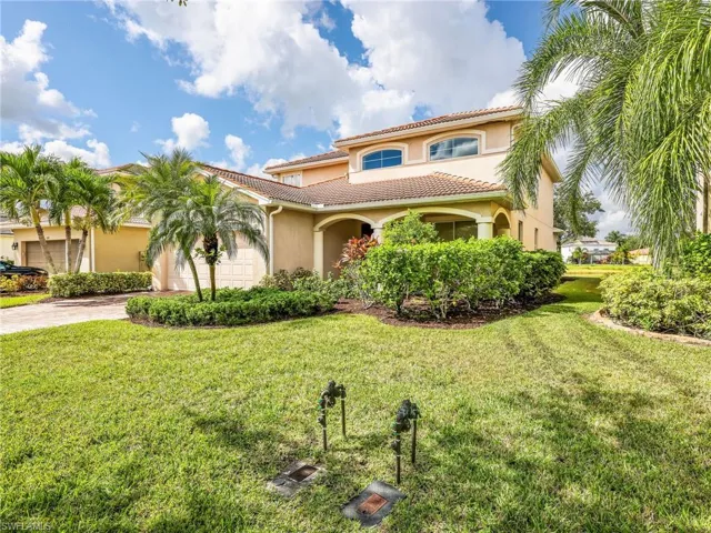 1529  Birdie  DR, Naples, FL 34120