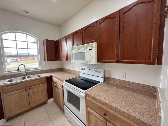 3969  Sunset  RD, Lehigh Acres, FL 33971