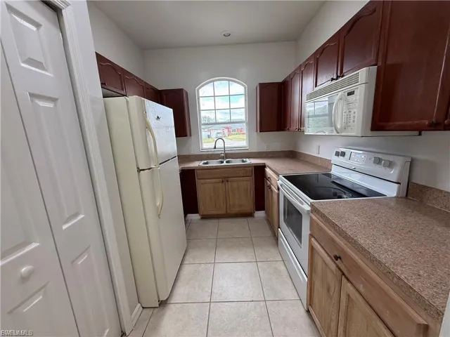 3969  Sunset  RD, Lehigh Acres, FL 33971