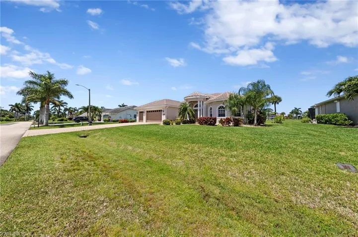 11362 Royal Tee Cir, Cape Coral, Florida 33991