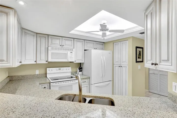 5899  Chanteclair  DR, Naples, FL 34108