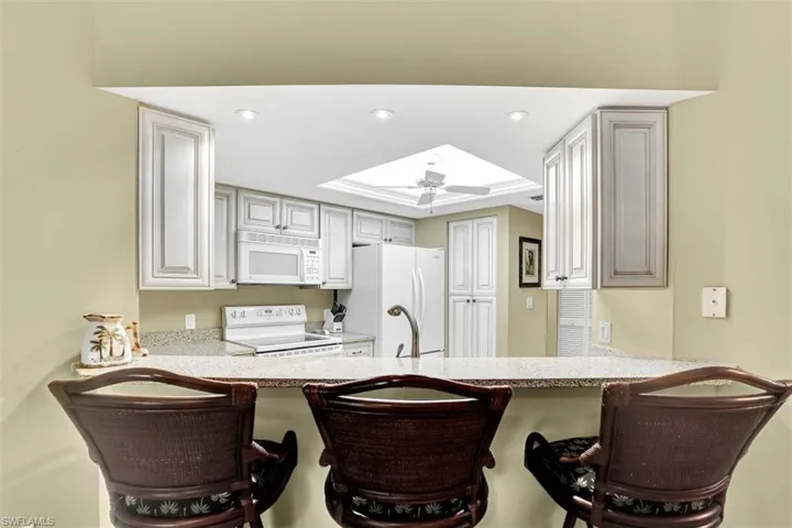 5899  Chanteclair  DR, Naples, FL 34108