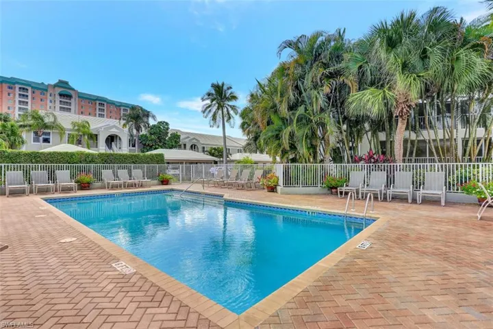 5899  Chanteclair  DR, Naples, FL 34108
