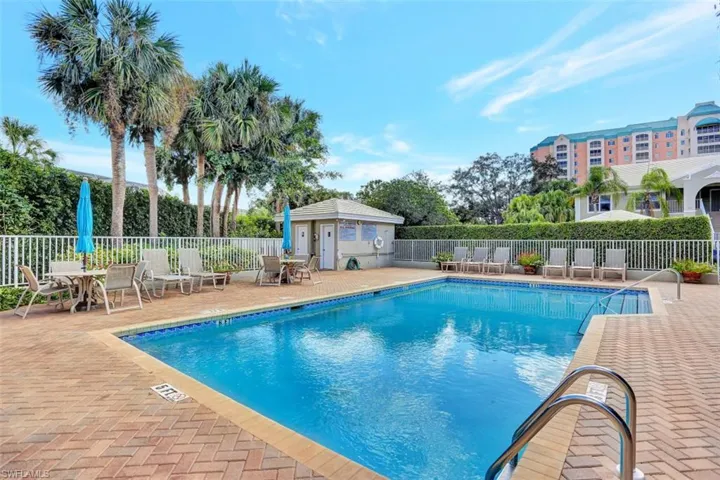 5899  Chanteclair  DR, Naples, FL 34108