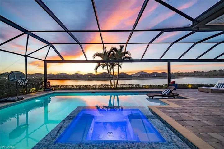 Infinity edge spa