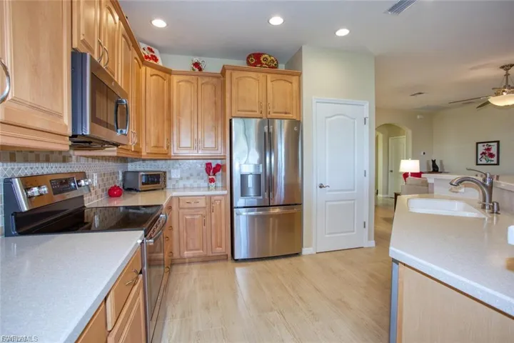 2474 Blackburn Cir, Cape Coral, Florida 33991