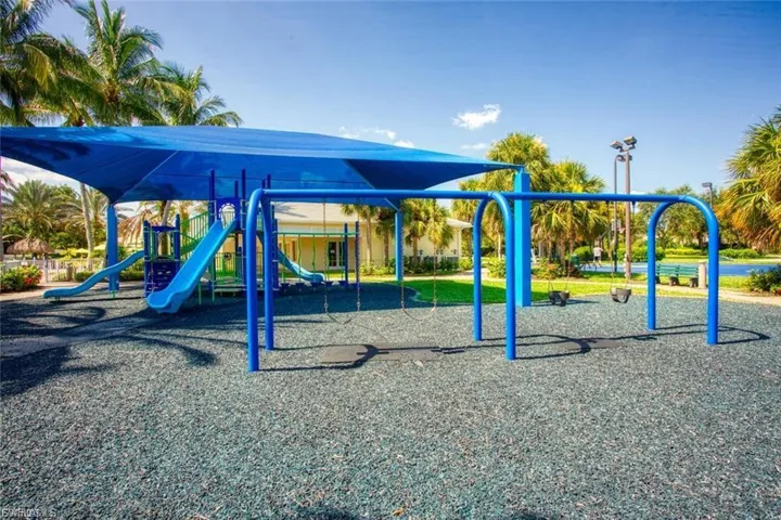 2474 Blackburn Cir, Cape Coral, Florida 33991