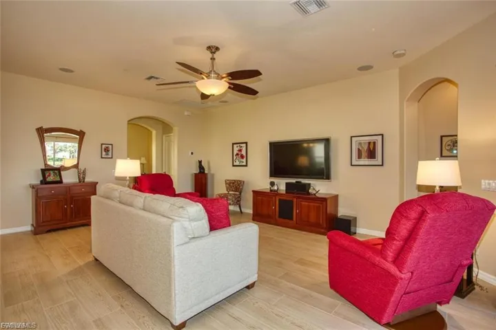 2474 Blackburn Cir, Cape Coral, Florida 33991