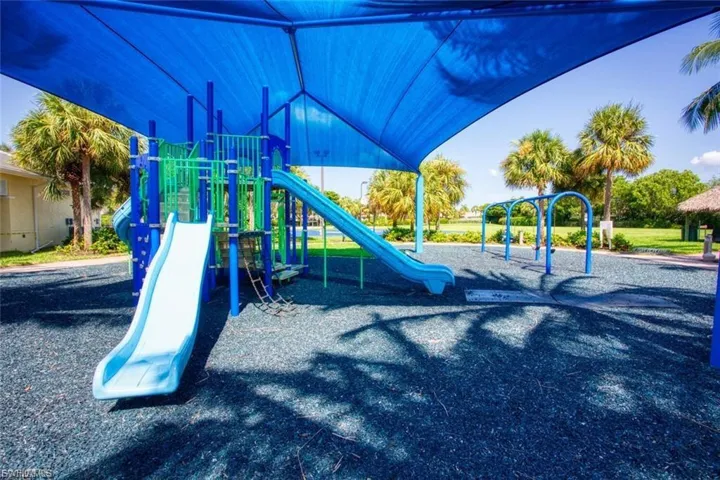 2474 Blackburn Cir, Cape Coral, Florida 33991