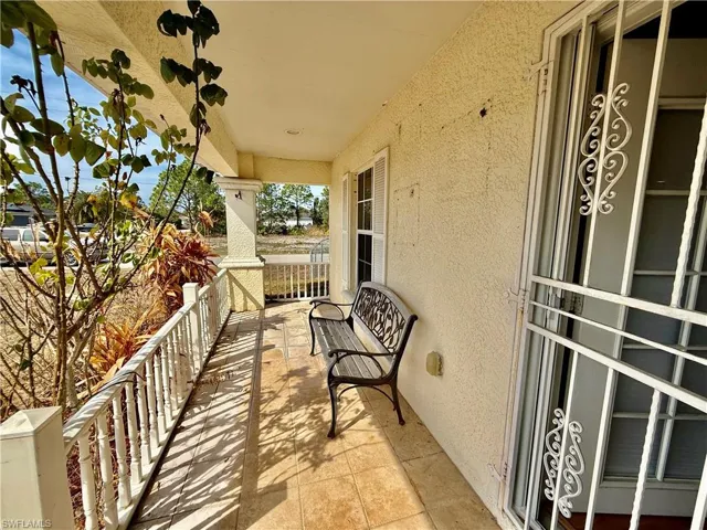 Covered front porch.