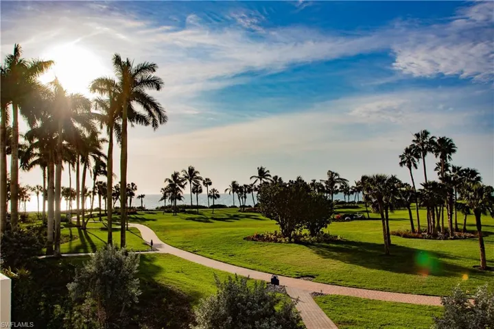 4021  Gulf Shore N BLVD, Naples, FL 34103