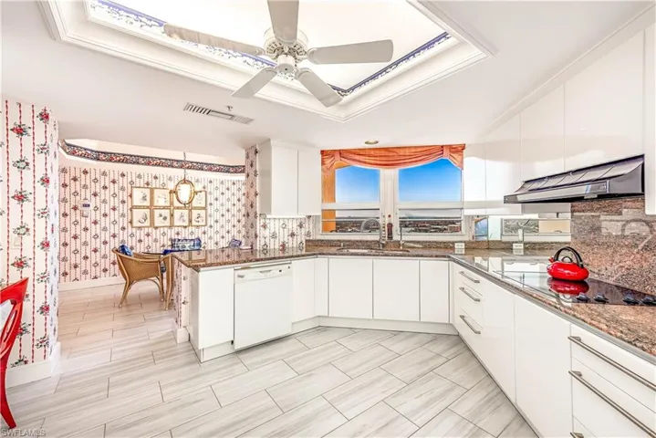 4021  Gulf Shore N BLVD, Naples, FL 34103