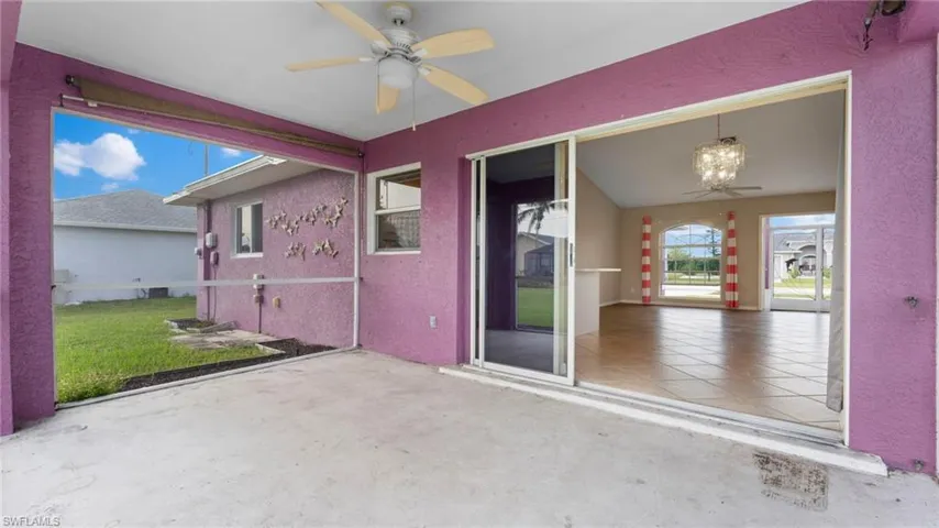 Lanai with ceiling fan