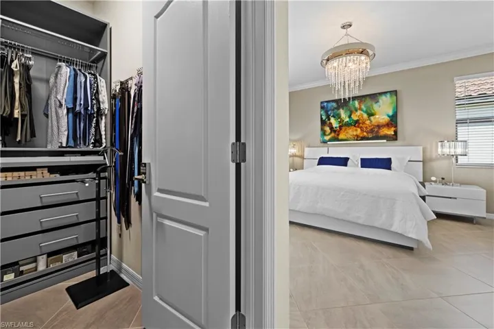 Walk-In Closet Master Bedroom