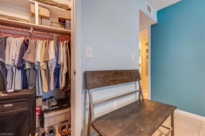 Master Bedroom Walk In Closet