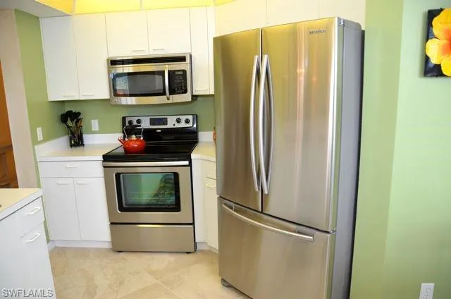 7040  Pelican Bay  BLVD, Naples, FL 34108